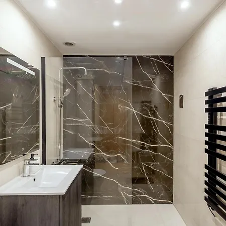 Olaias Modern With Garage By Homing Lisboa